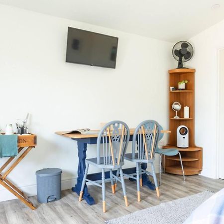 Pear Tree Cabin Whitstable Ngoại thất bức ảnh